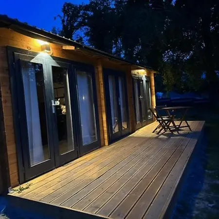 Tinyhaus Auf Parkahnlichen Grundstuck Seelenzeit In Ortenberg 別荘 *